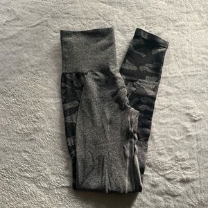 SOLD on Merc CnC Camo Seamless w/Scrunch